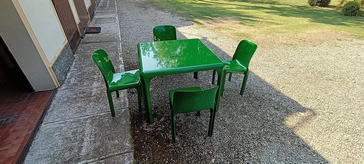 Artemide Stadio 100 model table with chairs, 60s 1