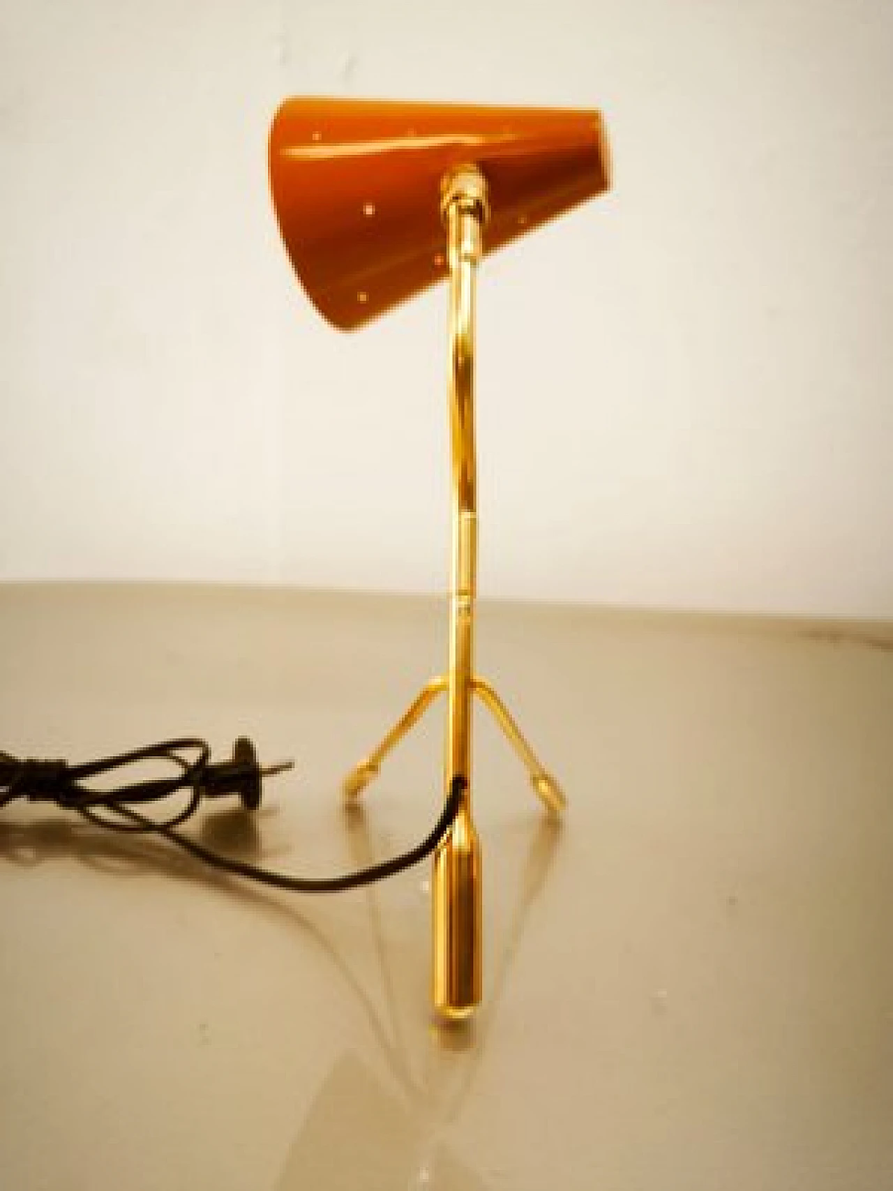 Brass table lamp with adjustable dome, 1960s 8