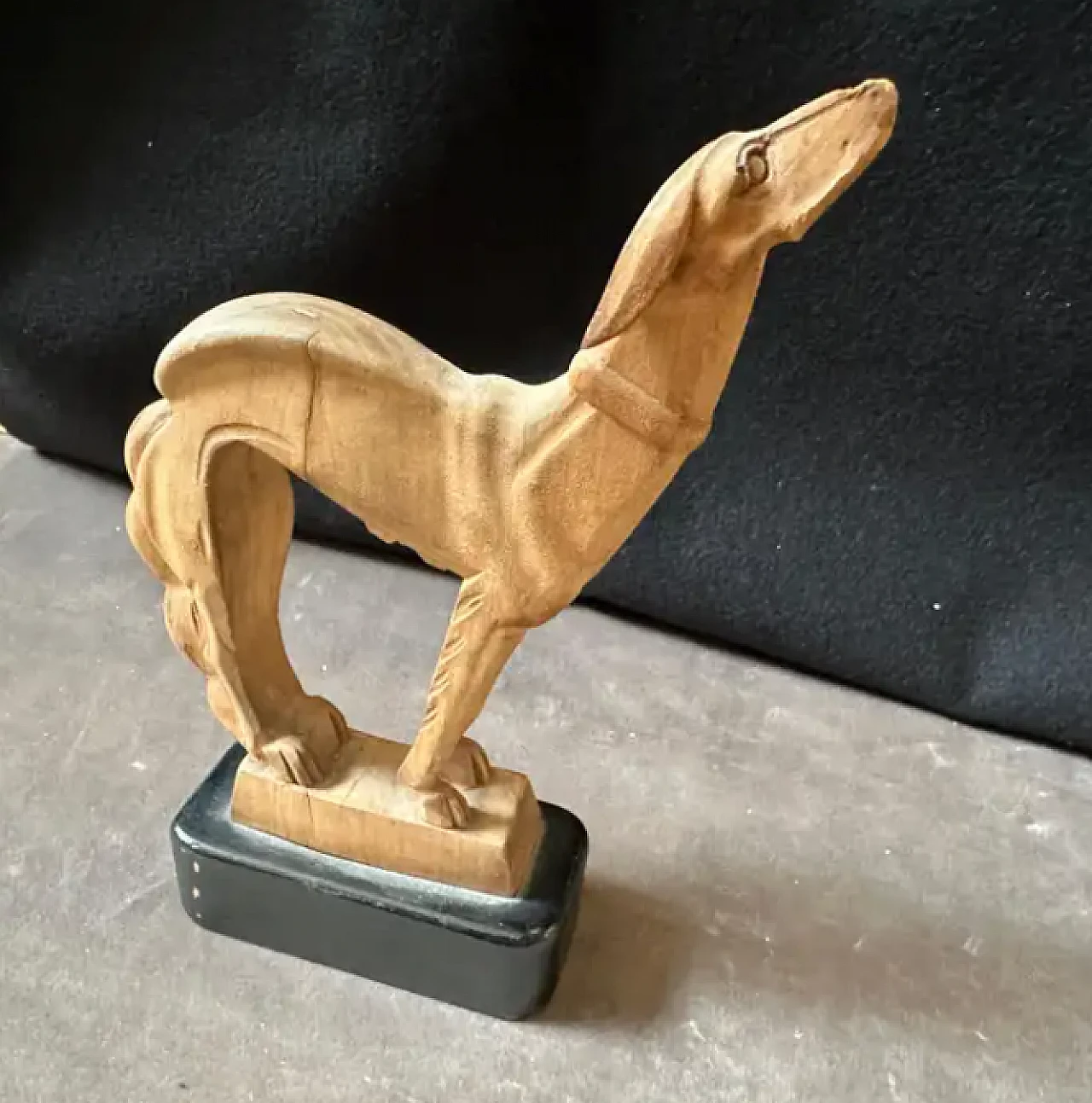 Hand-carved greyhound figure in Art Carved style, 1930s 3