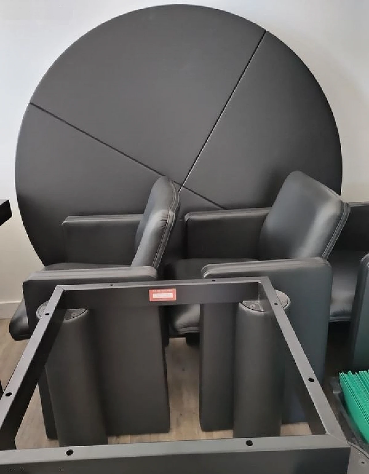 Tavolo Ceo 150 e 4 poltroncine Thf 96 in pelle nera per Poltrona Frau 1