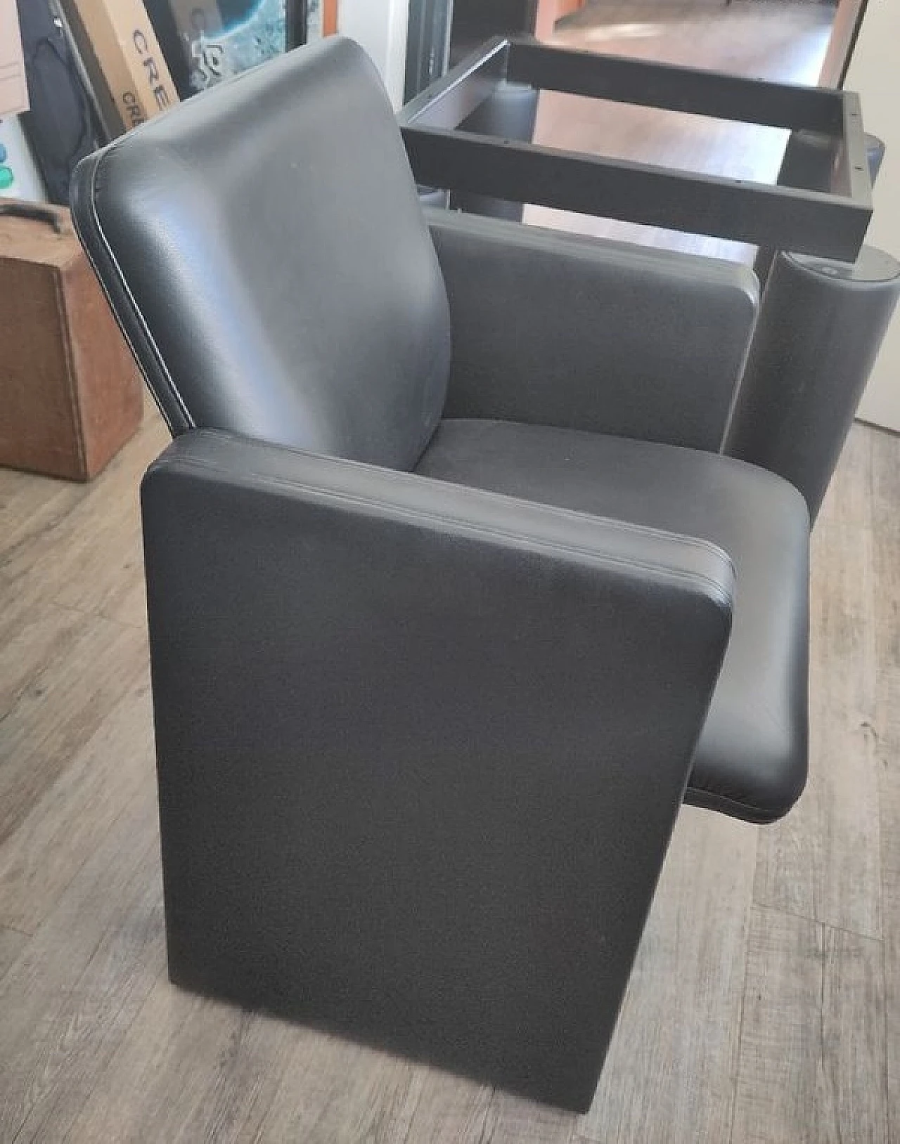 Tavolo Ceo 150 e 4 poltroncine Thf 96 in pelle nera per Poltrona Frau 3