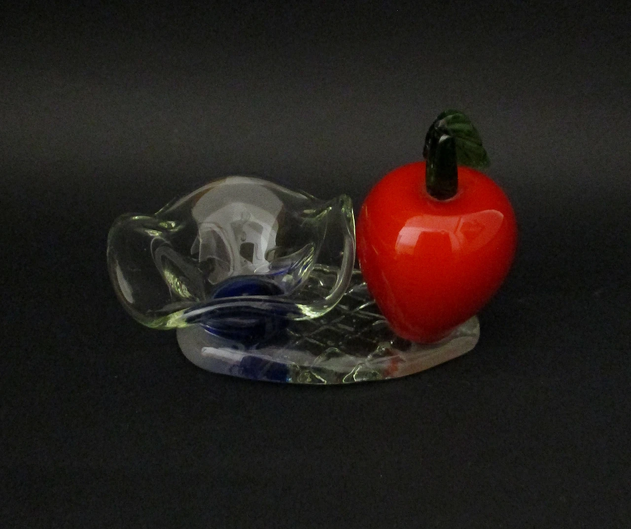 Artistic Murano glass ashtray with apple, 1960s 3