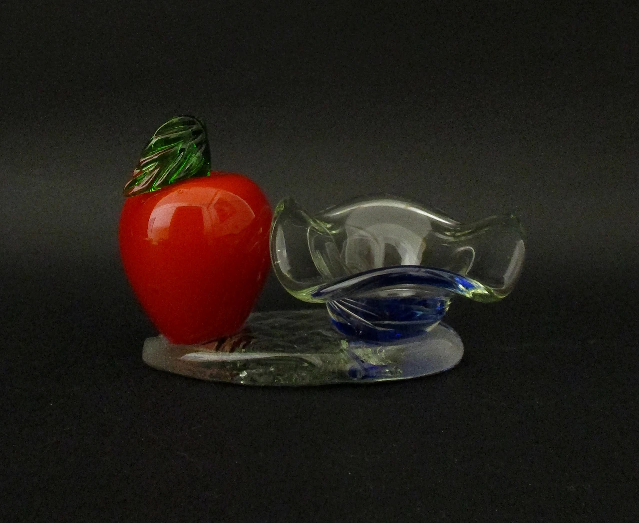 Artistic Murano glass ashtray with apple, 1960s 5