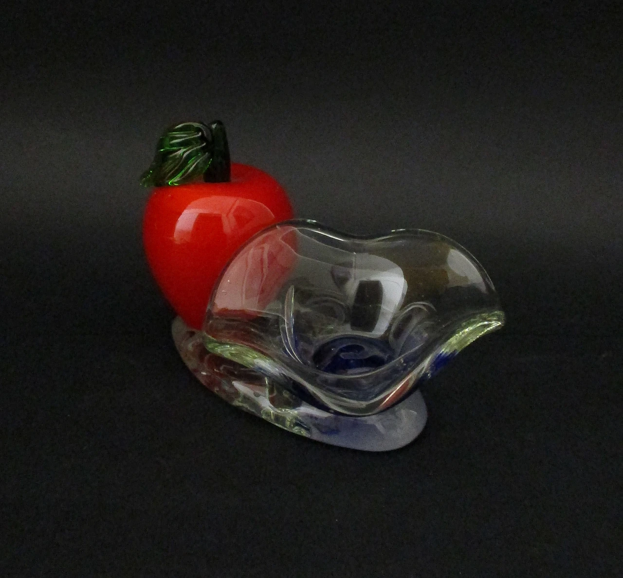 Artistic Murano glass ashtray with apple, 1960s 6