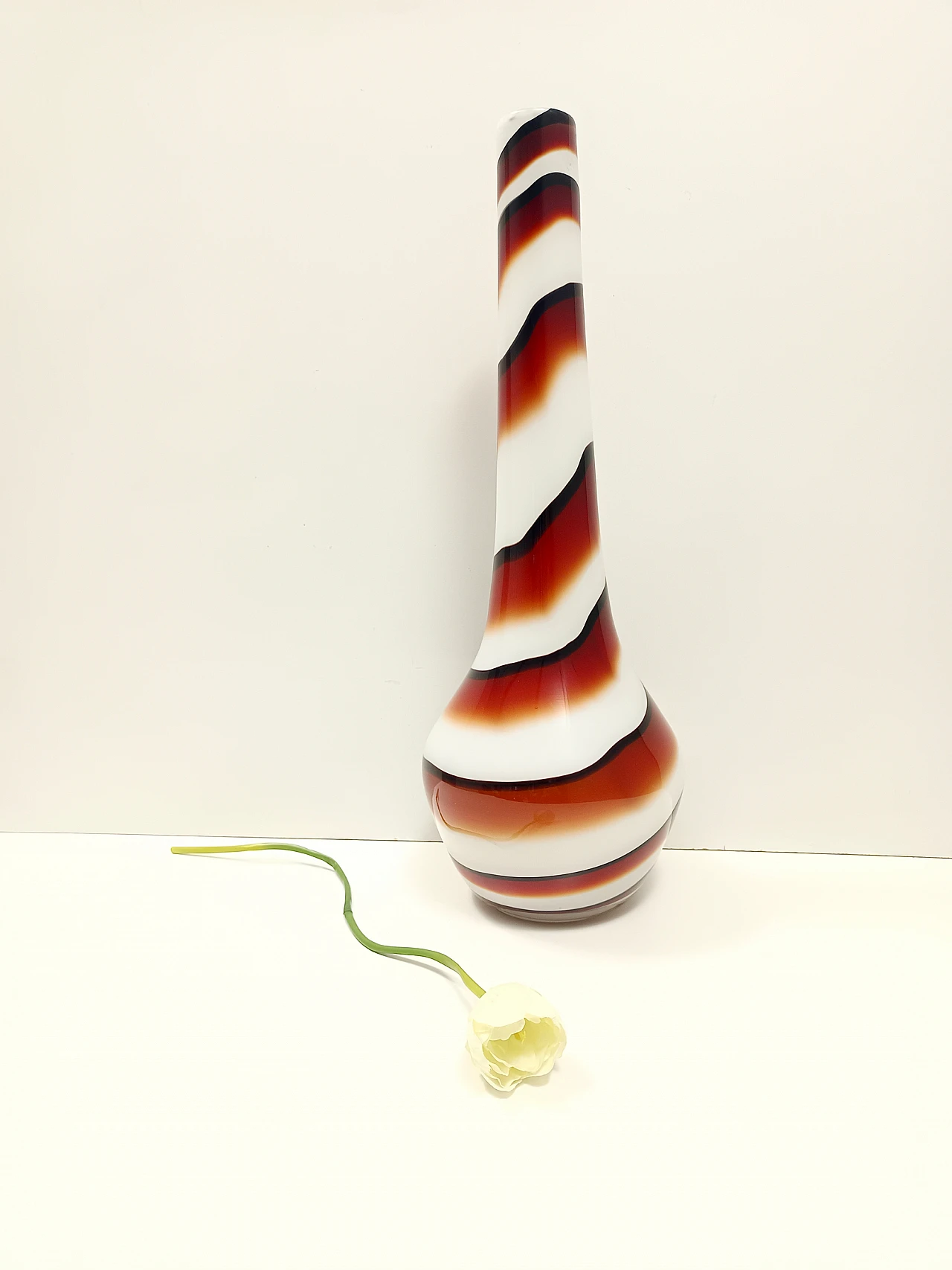 Postmodern vase attr. to Carlo Moretti in policrome glass, 1970s 6