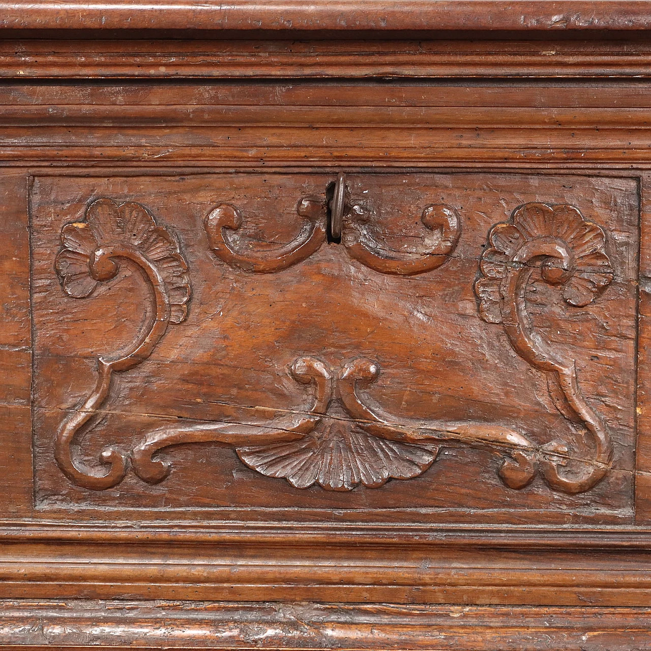 Baroque walnut chest, mid-18th century 6