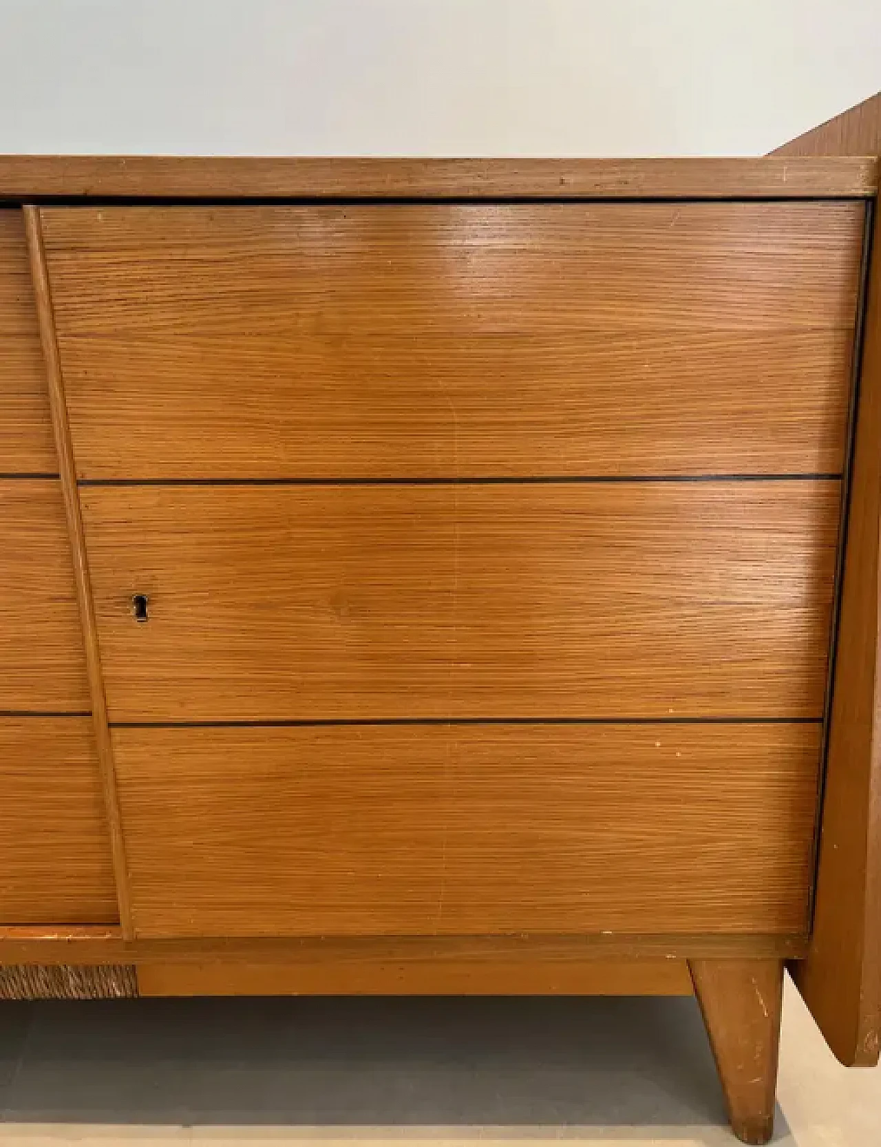 Credenza francese in pino e rattan, anni '70 15