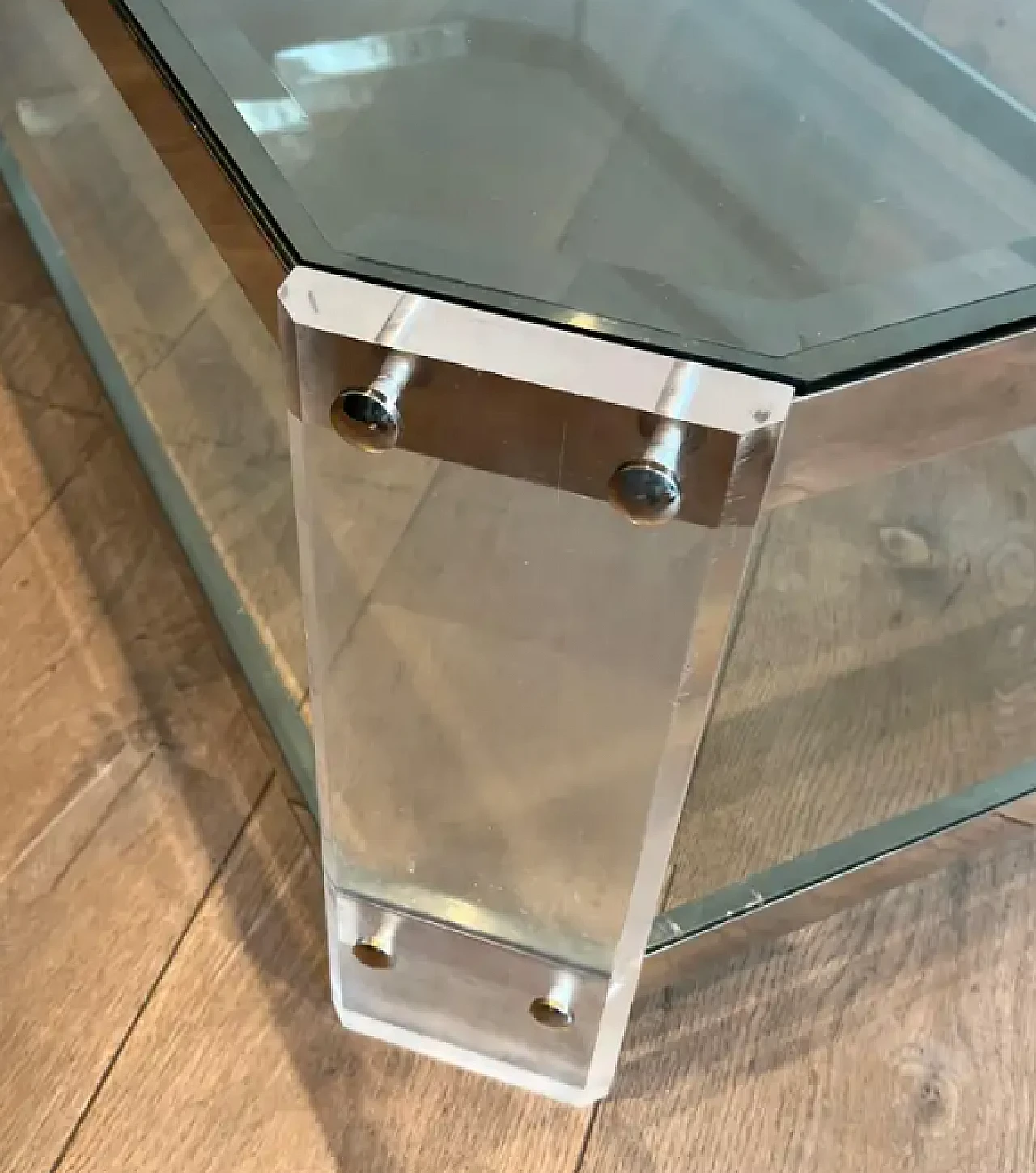 Tavolino poligonale in lucite e cromo di Maison Jansen, anni '70 7