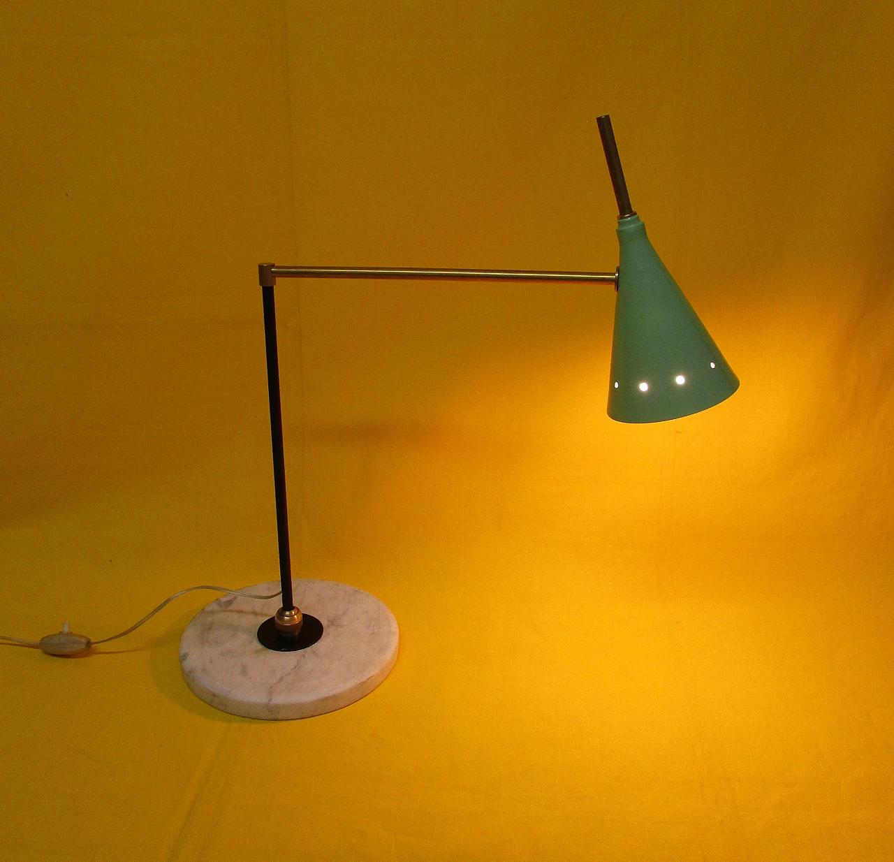 Stilnovo table lamp in brass, aluminum and marble, 1950s 7