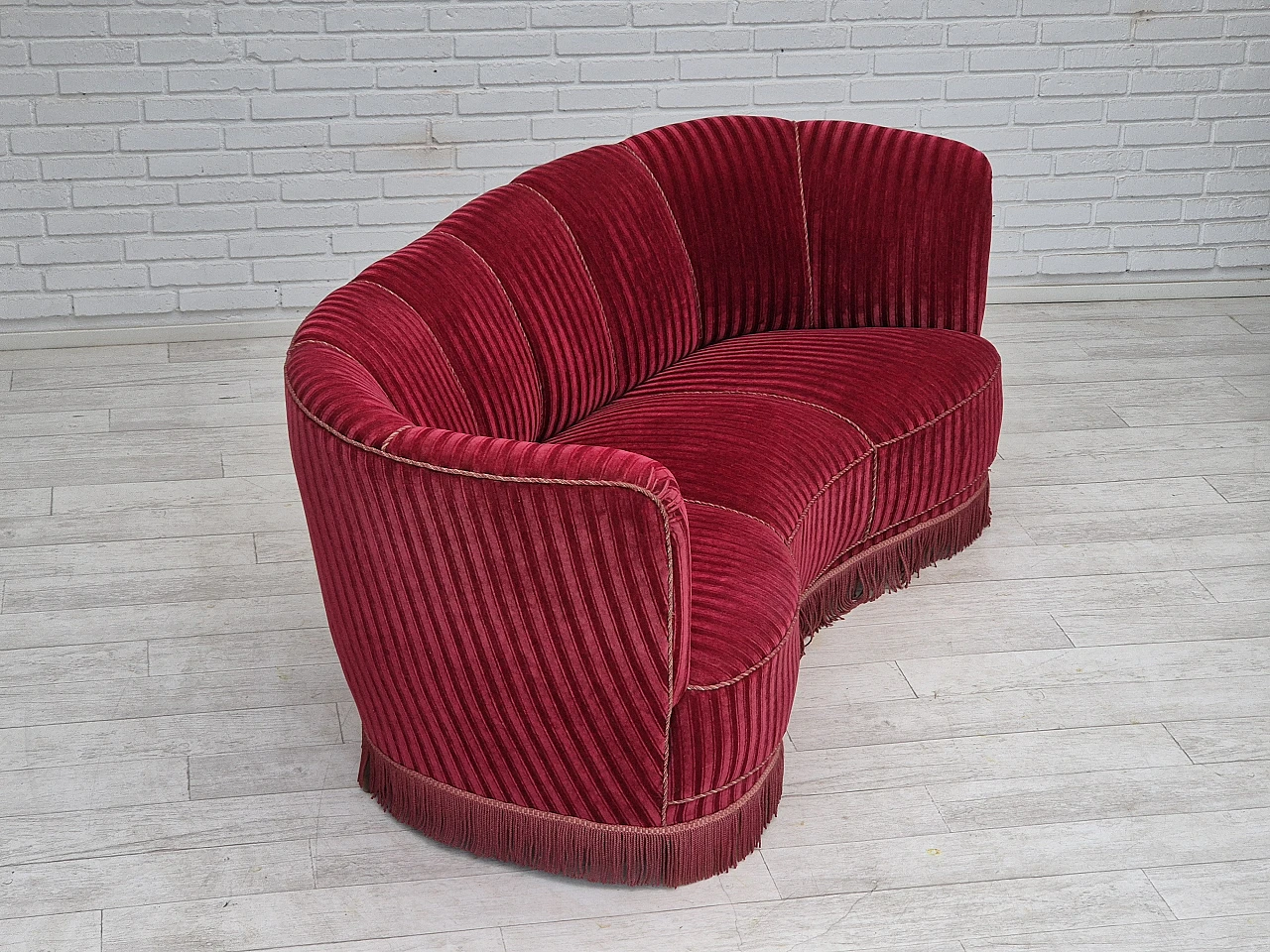 Danish 3-seater "Banan" sofa cherry-red velour, 1960s 1