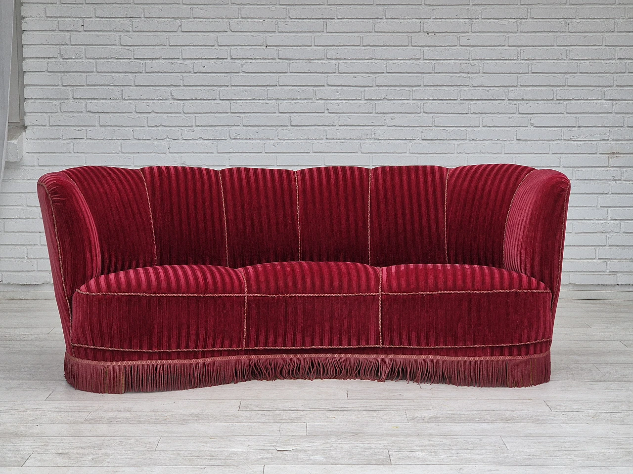 Danish 3-seater "Banan" sofa cherry-red velour, 1960s 2