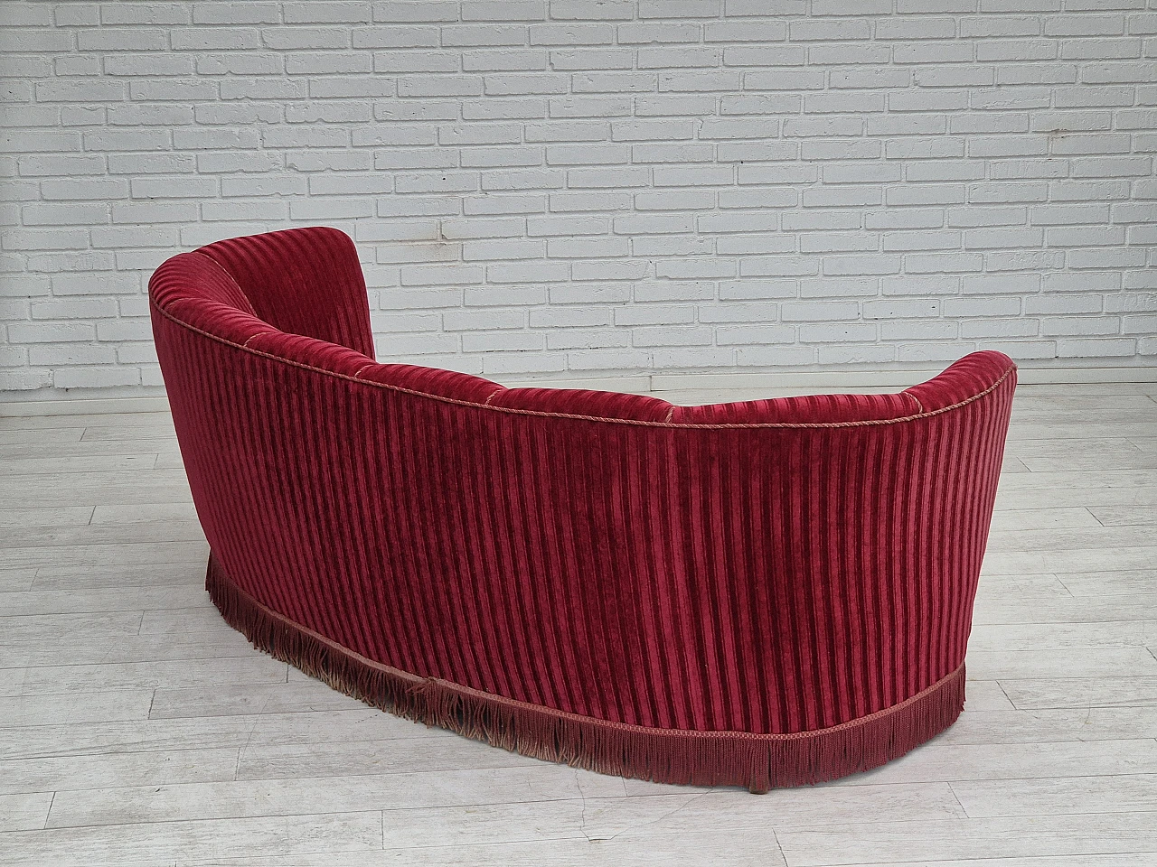 Danish 3-seater "Banan" sofa cherry-red velour, 1960s 10