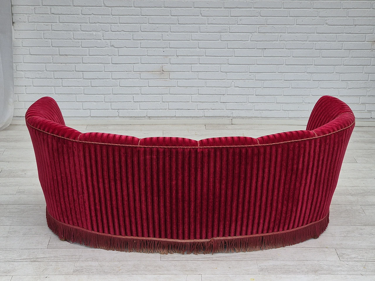 Danish 3-seater "Banan" sofa cherry-red velour, 1960s 11