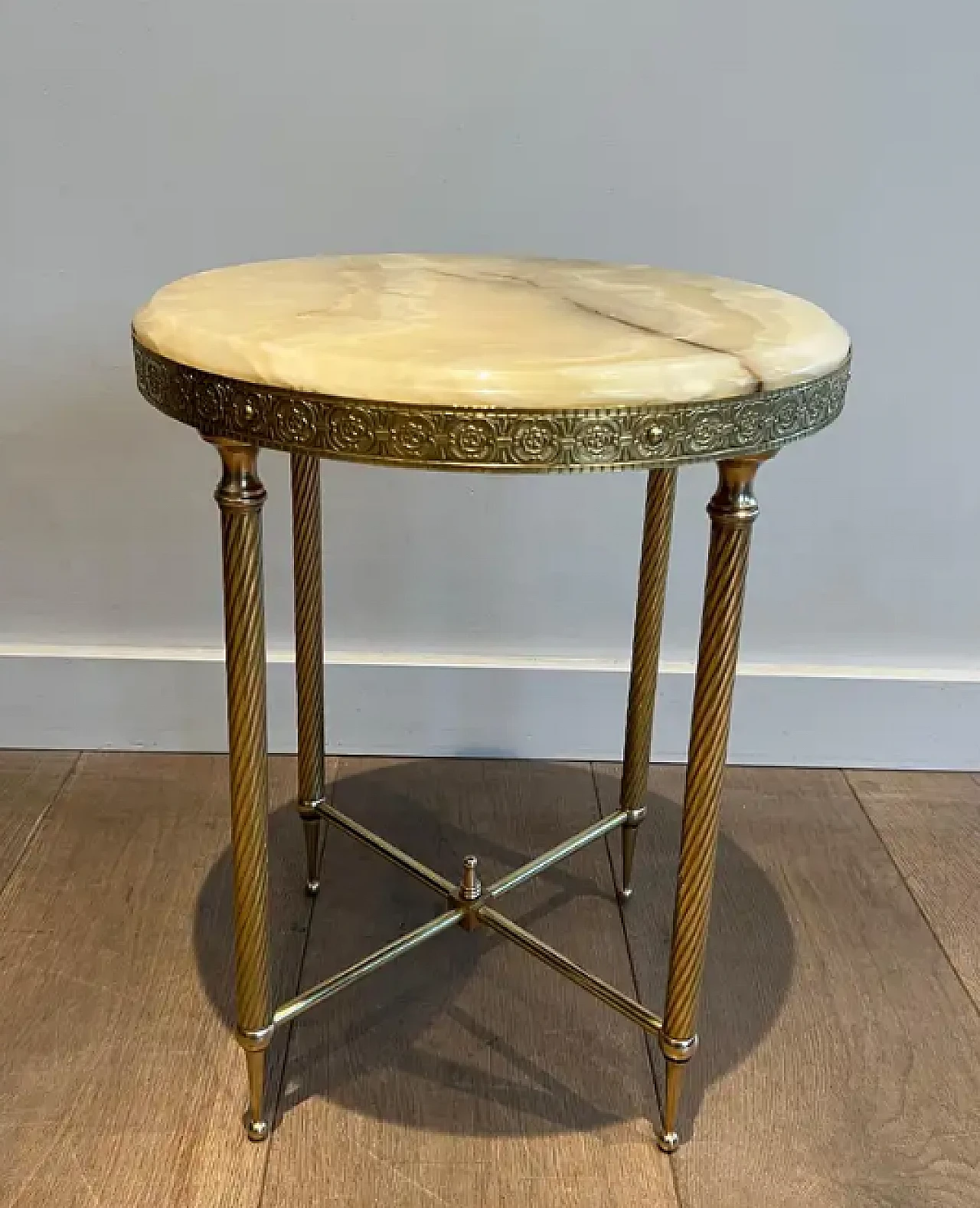 Pair of round brass coffee tables with onyx tops, 1940s 5