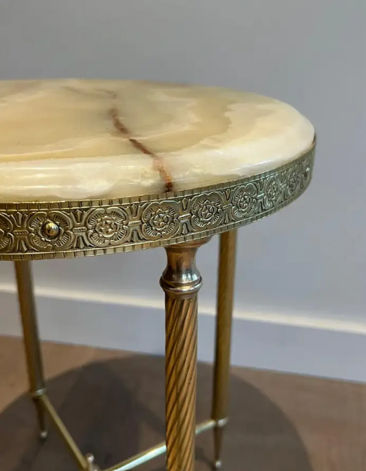 Pair of round brass coffee tables with onyx tops, 1940s 8