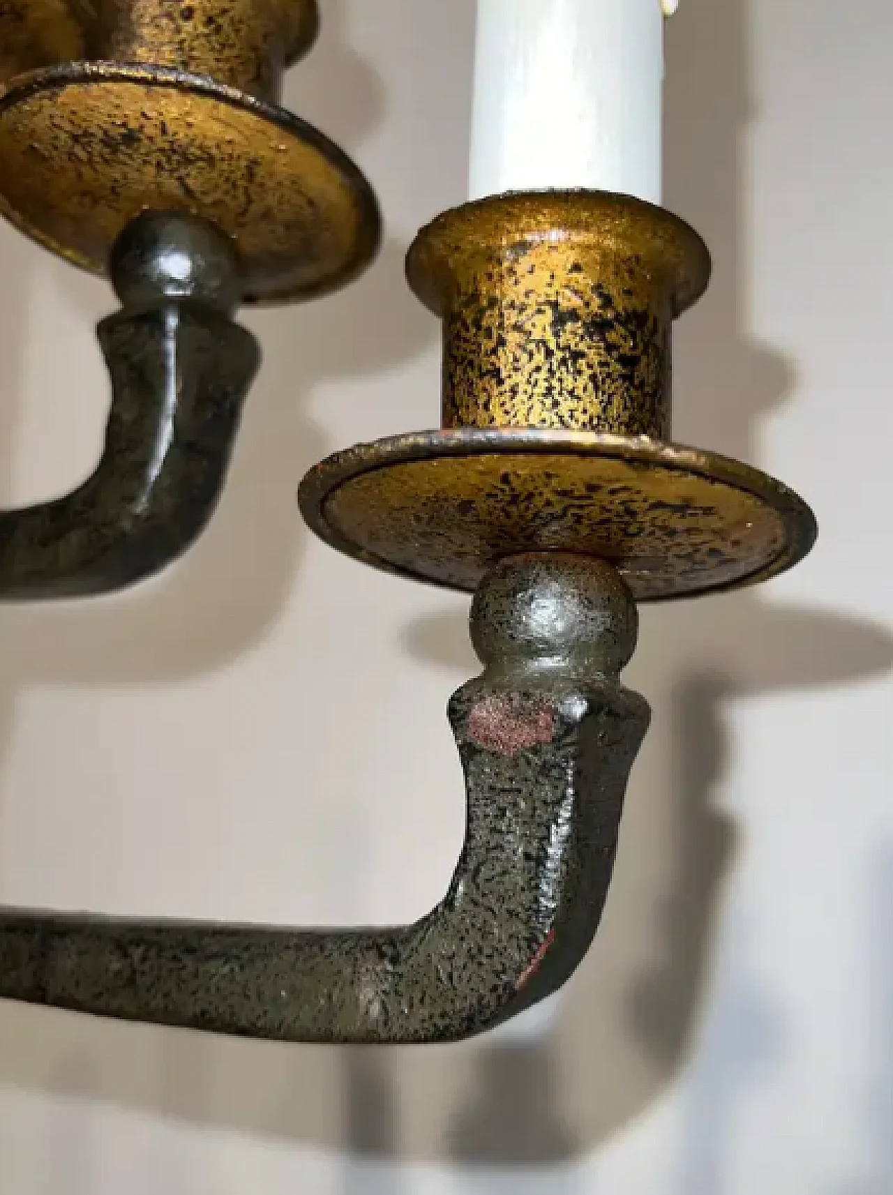 Coppia di candelabri in ferro battuto a 5 bracci, anni '40 8