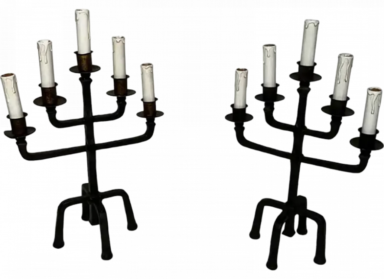 Coppia di candelabri in ferro battuto a 5 bracci, anni '40 11