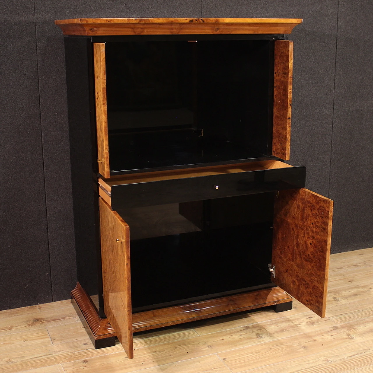 Credenza alta porta TV in stile Biedermeier in radica, '900 9