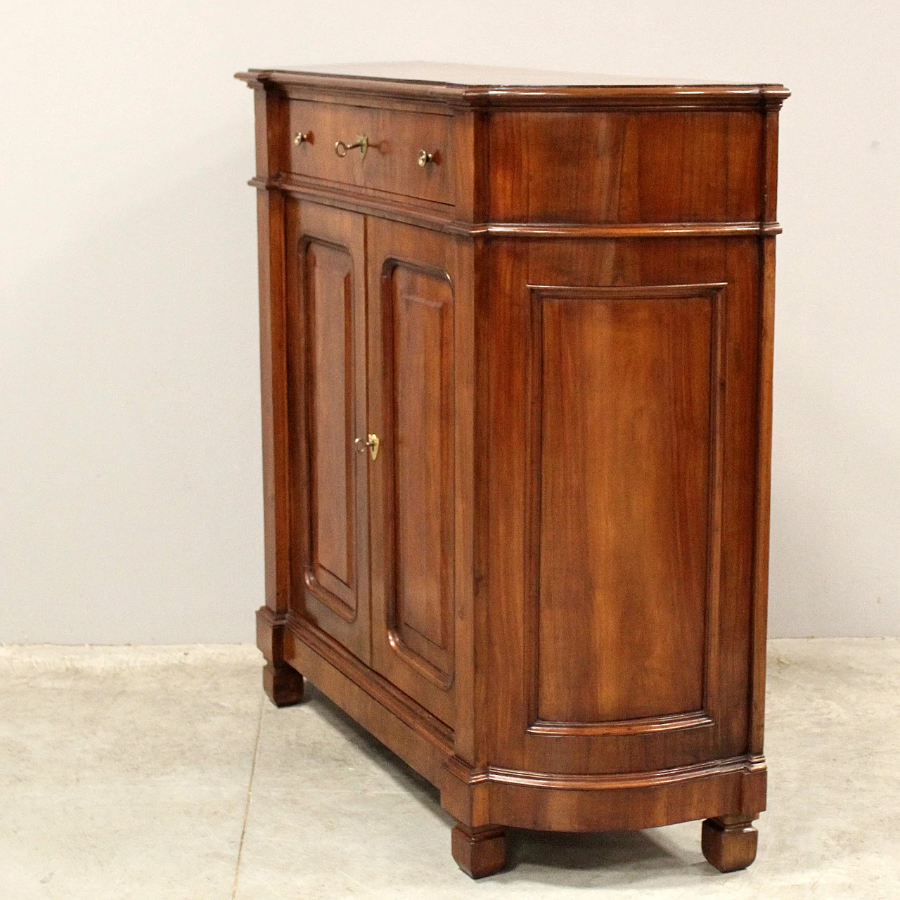 19th century Italian cherry wood sideboard 5