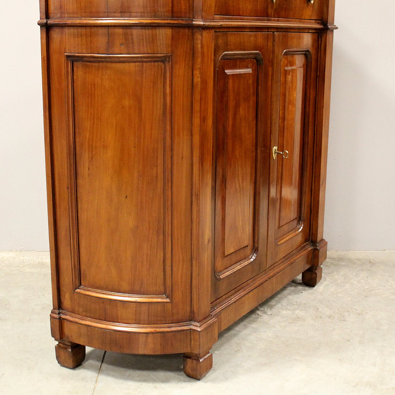 19th century Italian cherry wood sideboard 8