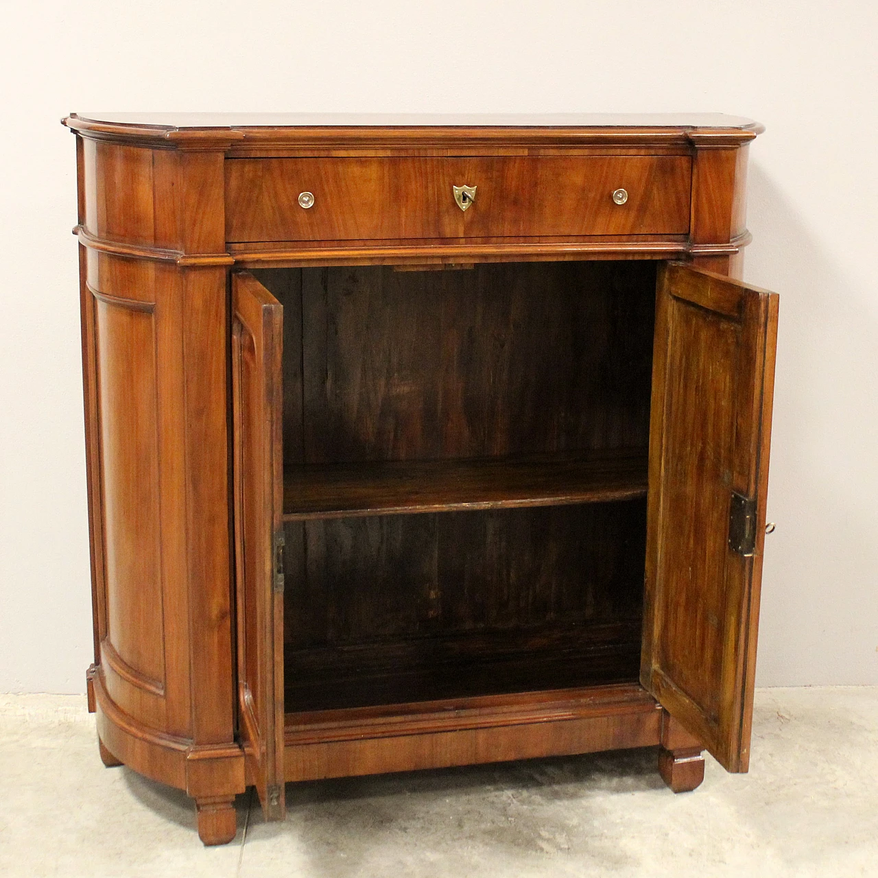 19th century Italian cherry wood sideboard 10