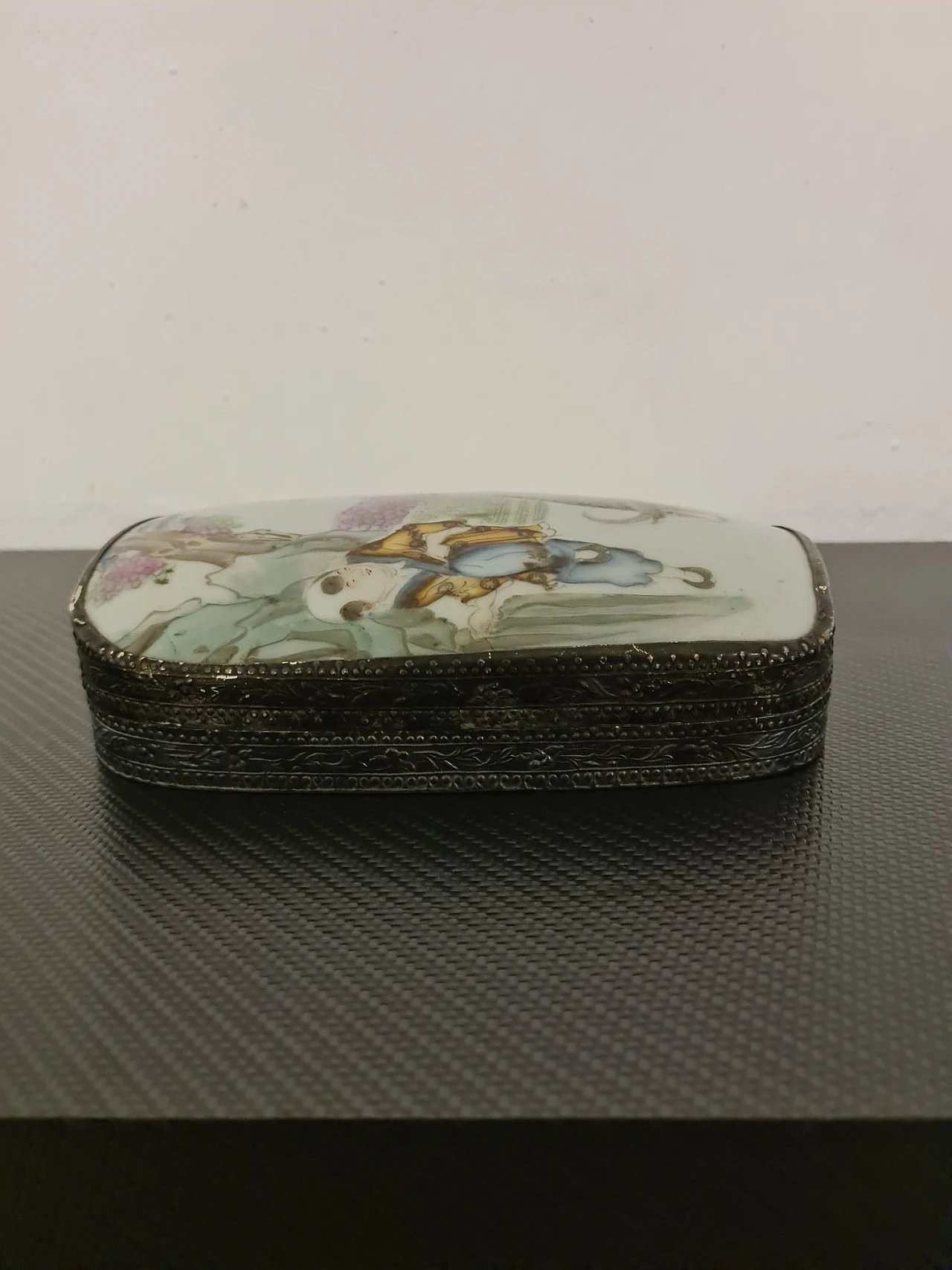 Oval Chinese jewelry box, 1910s 11