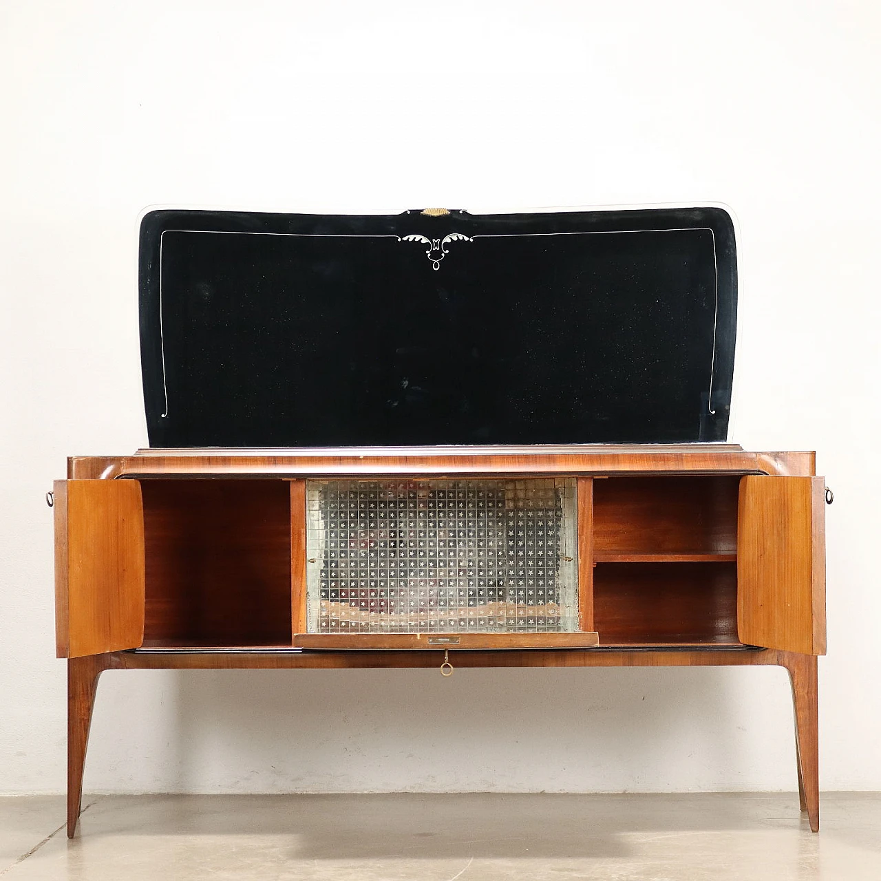 Credenza con specchio in noce con piano in vetro, anni '50 3