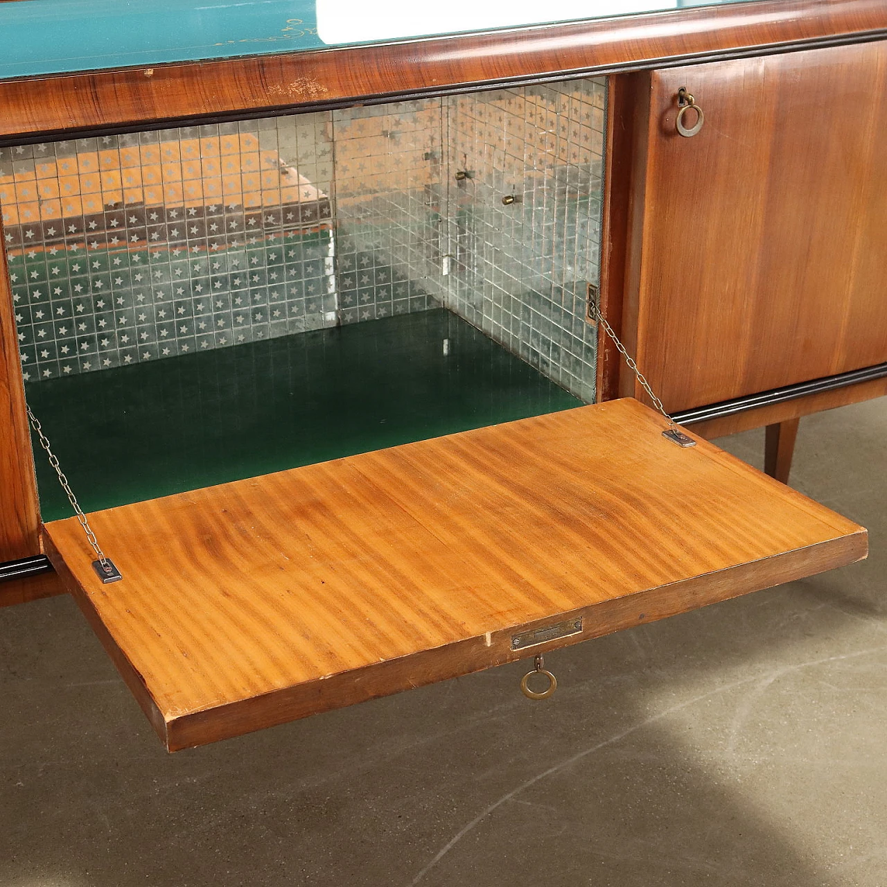 Credenza con specchio in noce con piano in vetro, anni '50 6