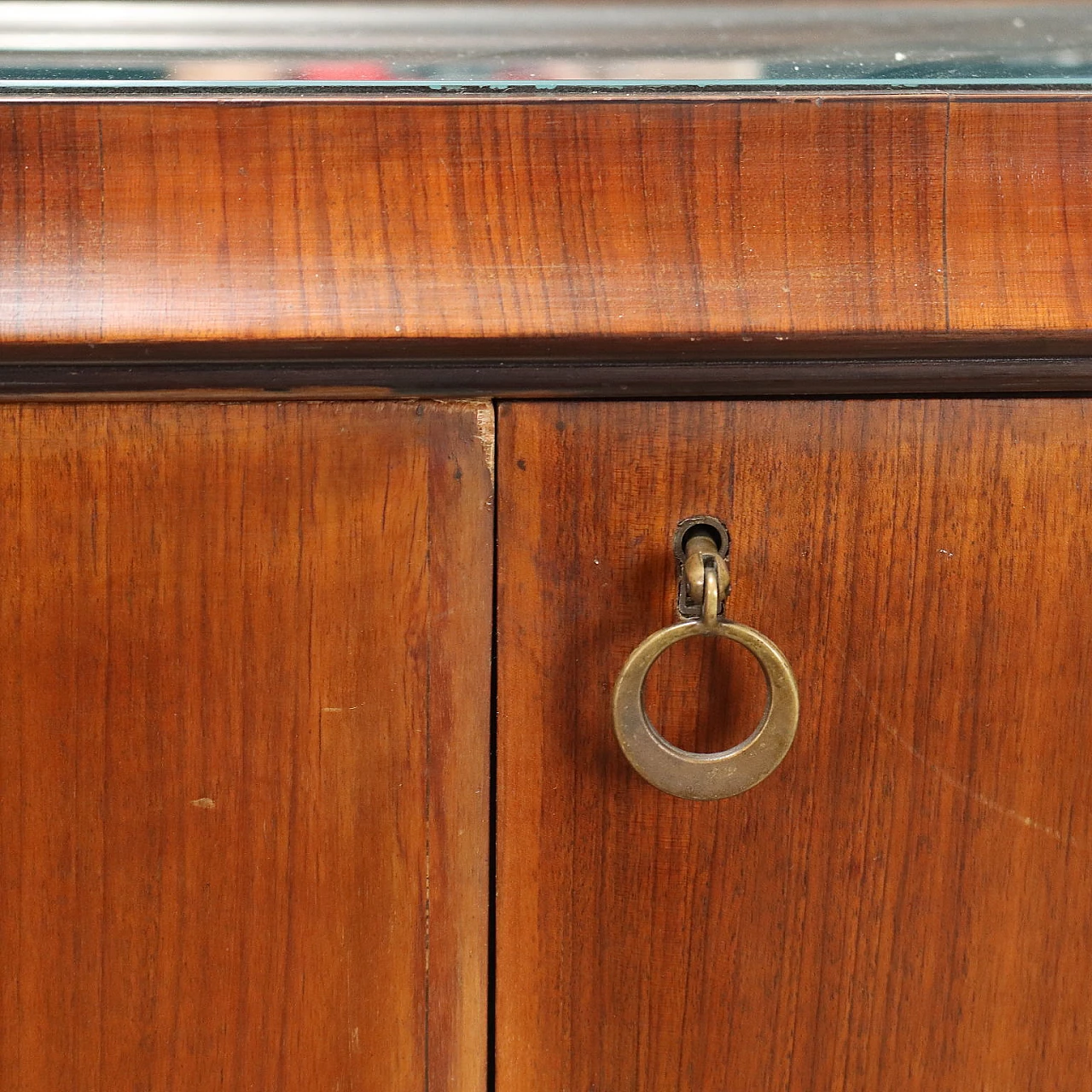 Credenza con specchio in noce con piano in vetro, anni '50 8