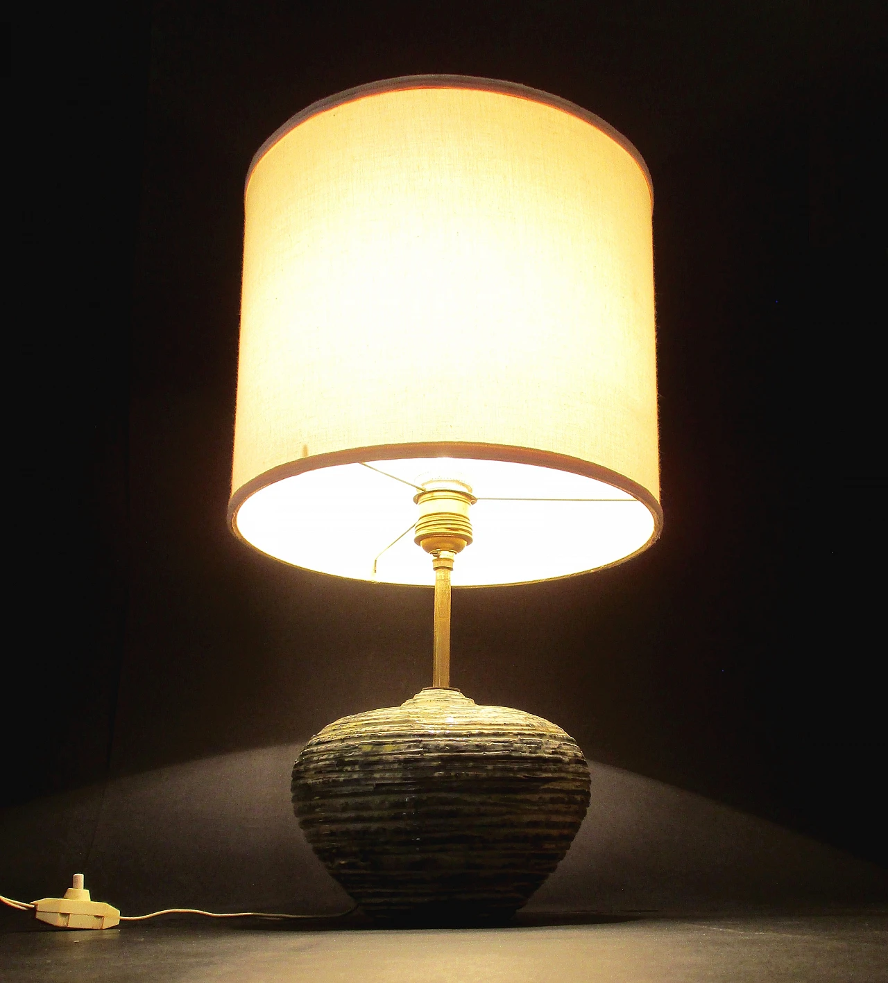 Artistic painted porcelain lamp from the 1950s 6