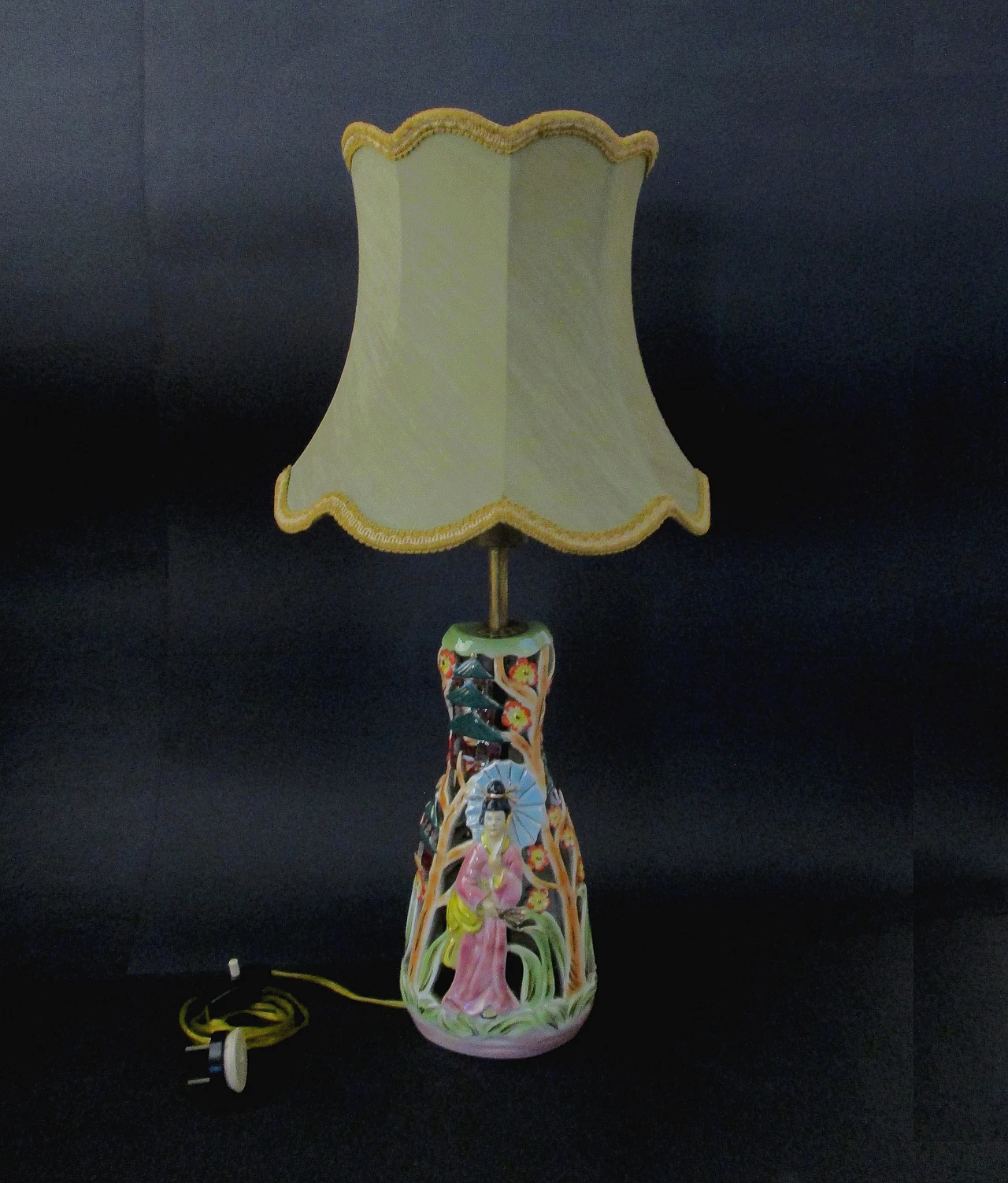 Oriental ceramic lamp from the 1950s 1