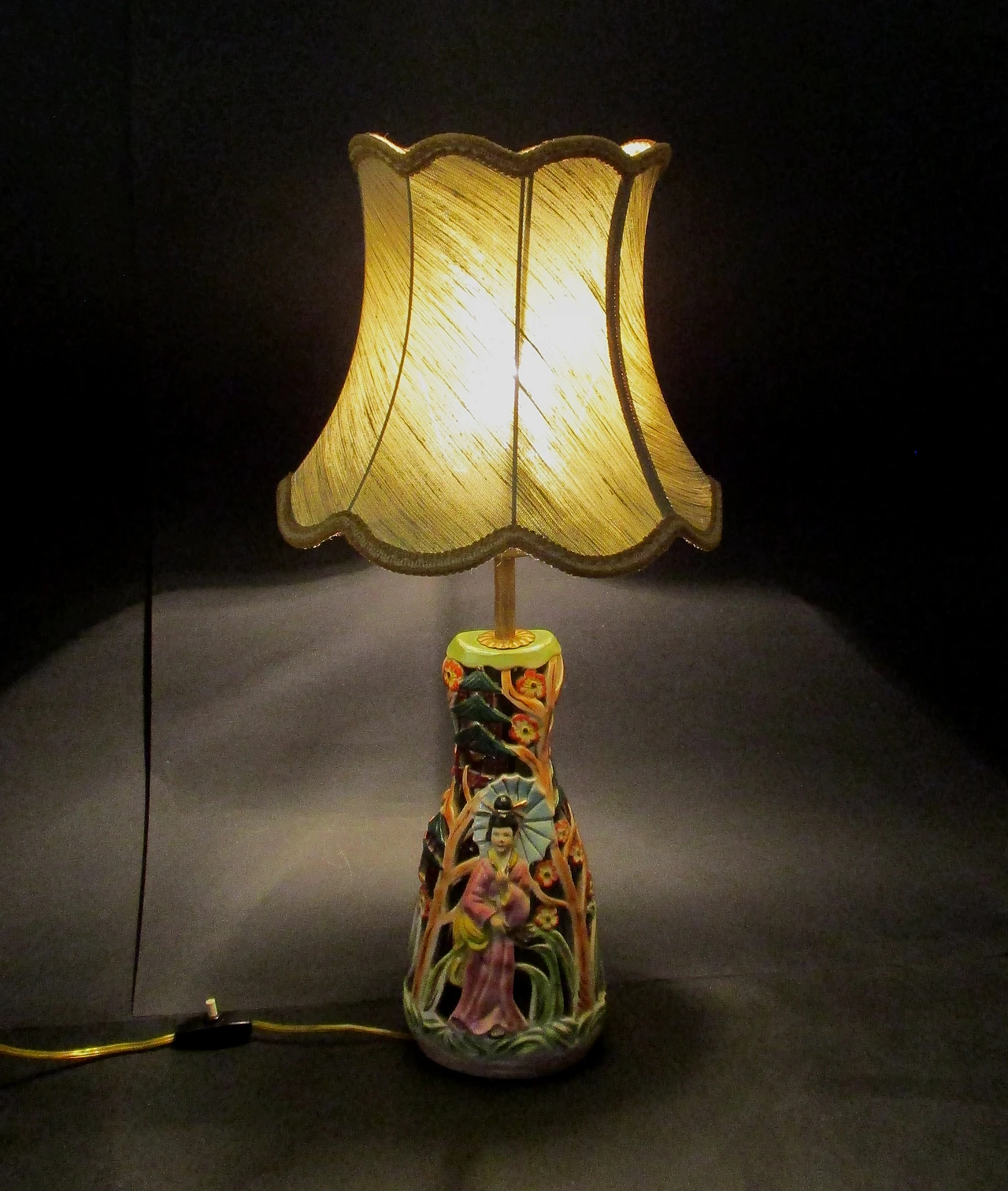 Oriental ceramic lamp from the 1950s 3