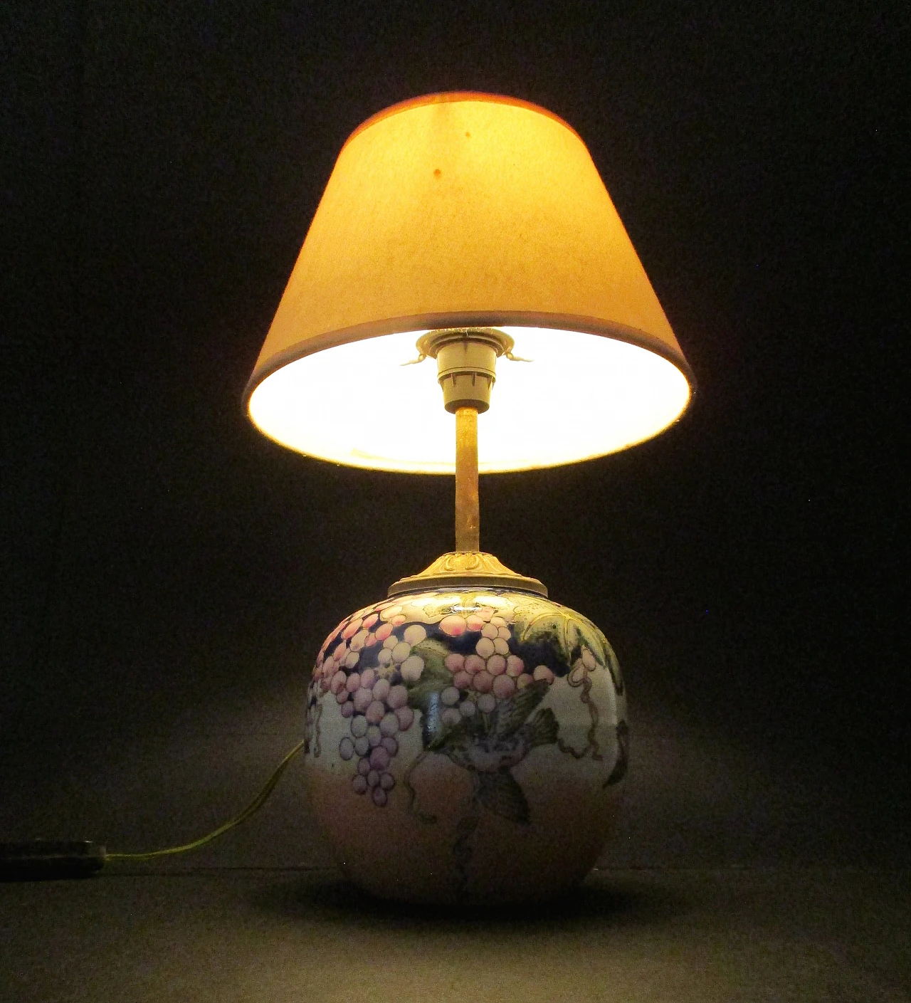 Oriental lamp in painted porcelain from the 1950s 7