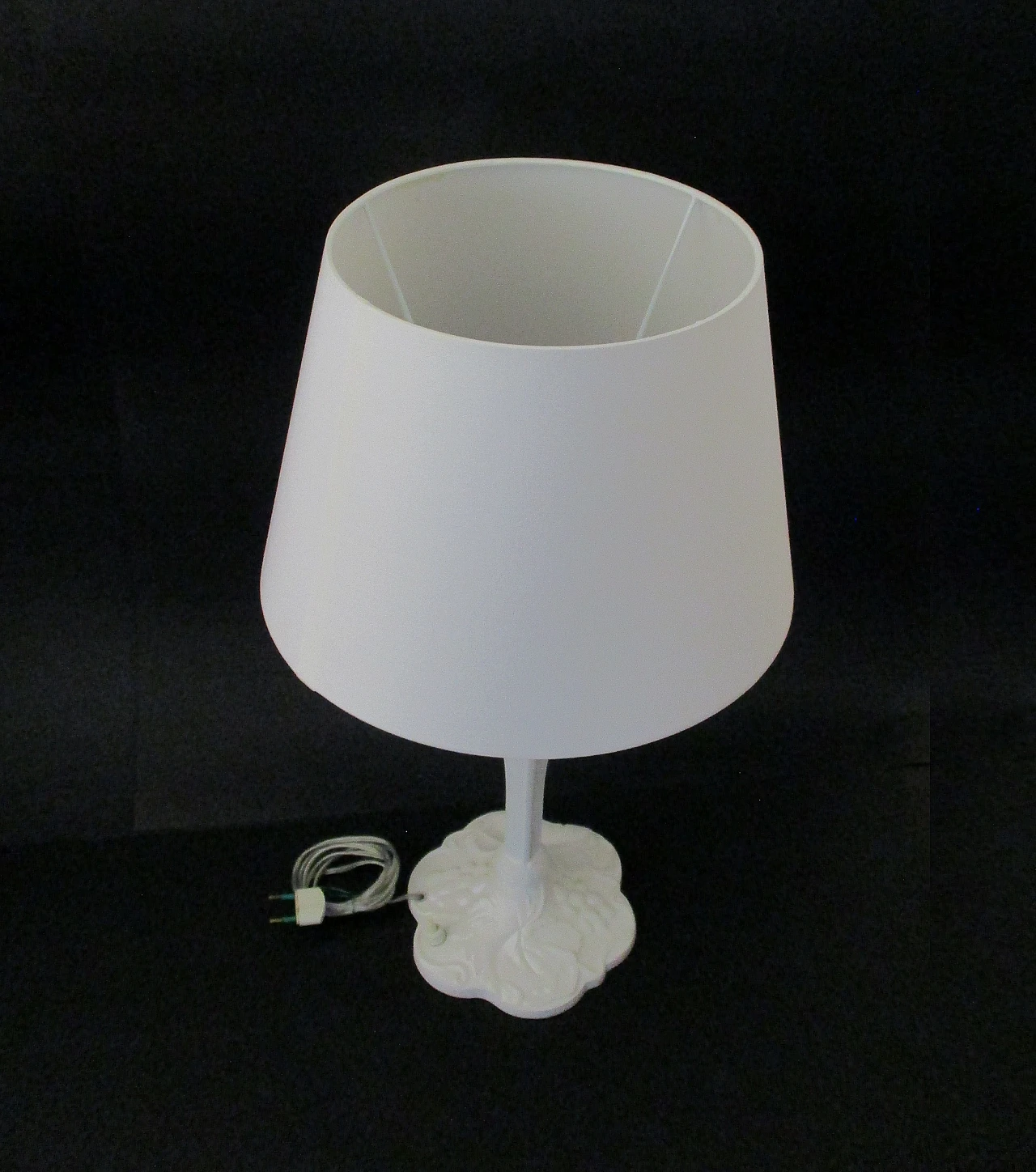 Total white metal lamp from the 70s 4