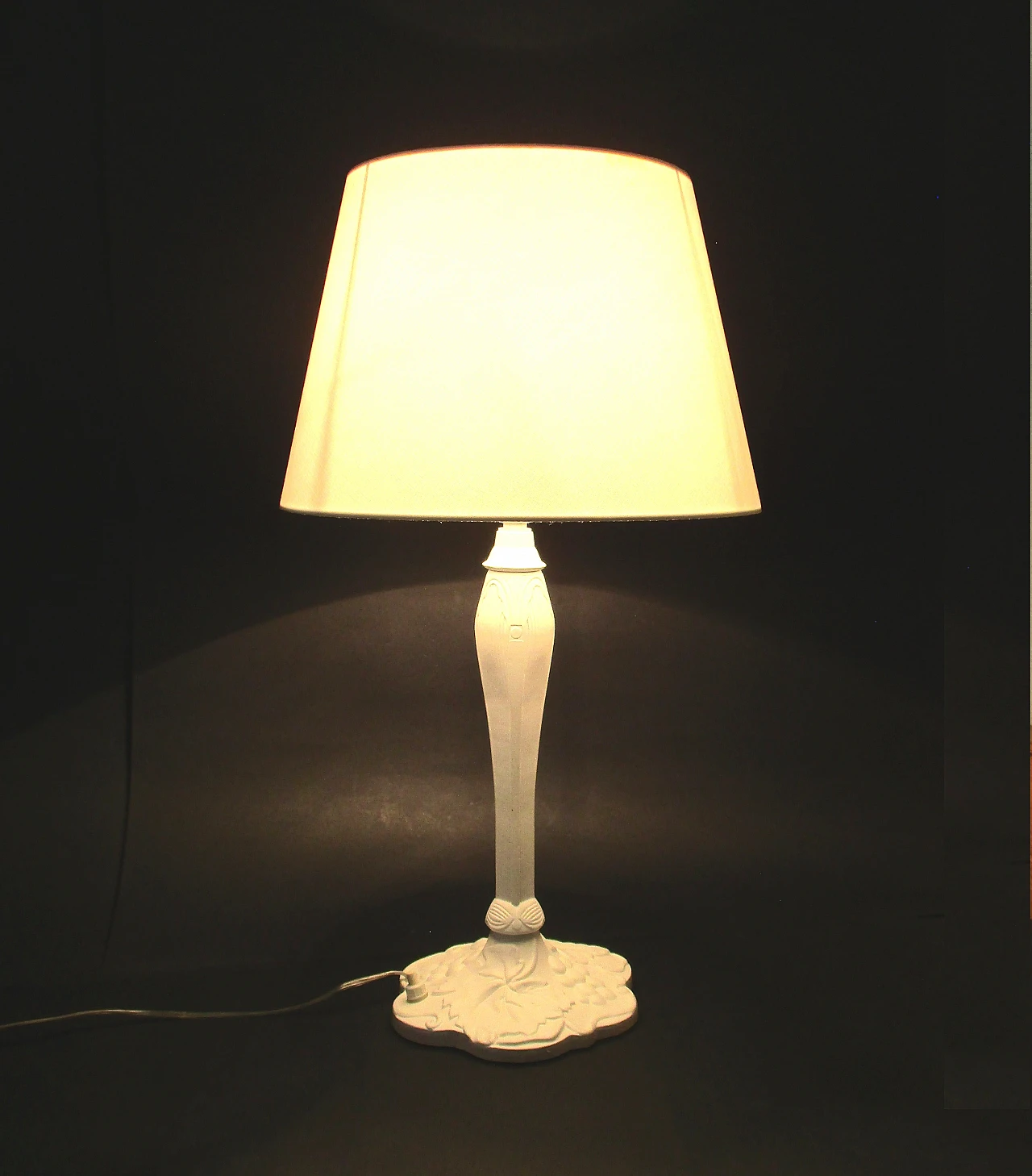 Total white metal lamp from the 70s 5