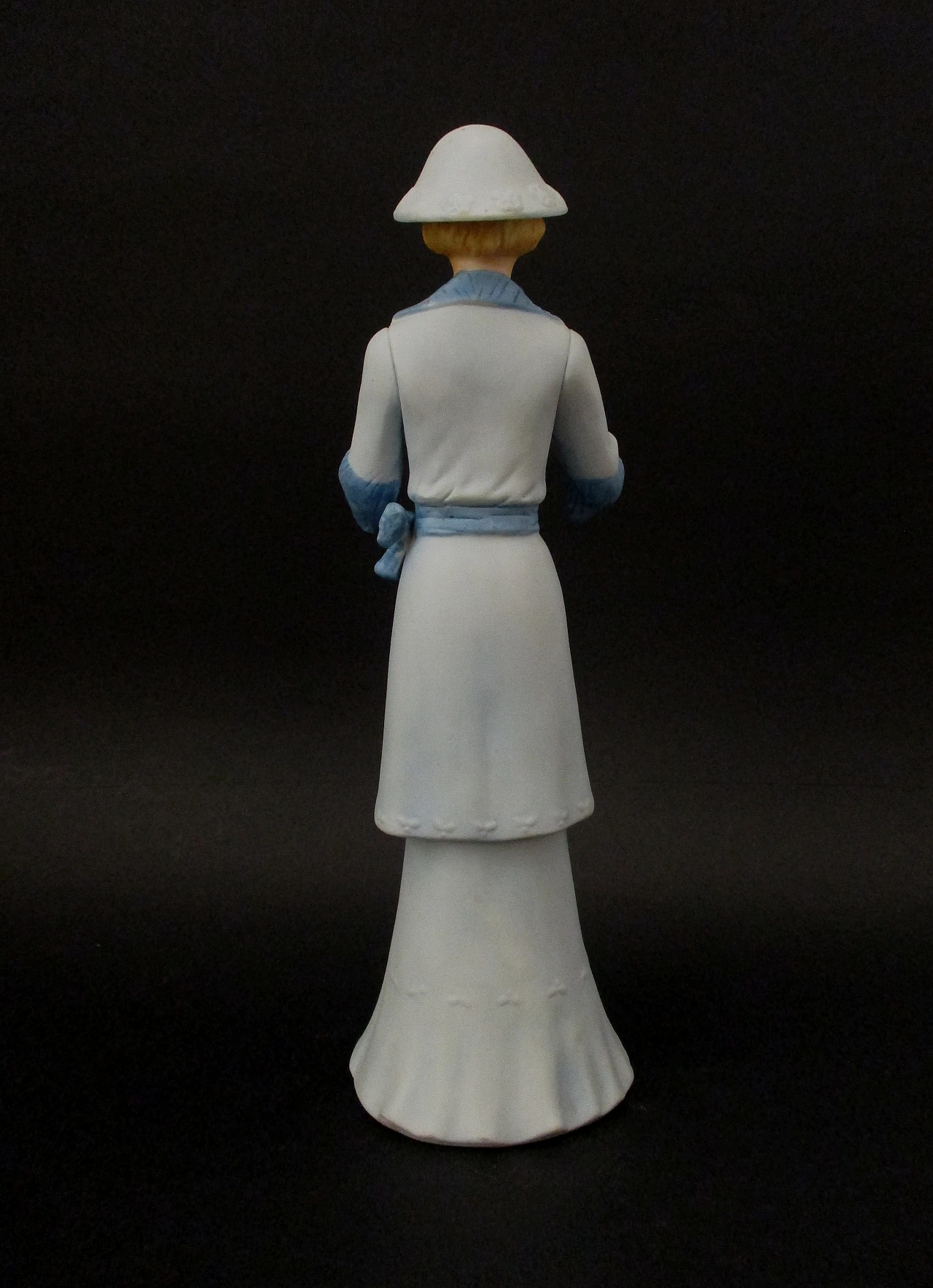 Liberty figurine in Capodimonte biscuit from the early 1900s 3