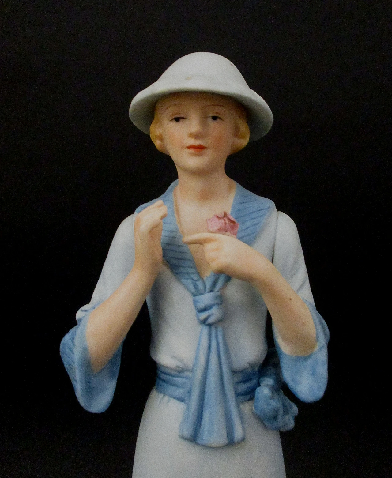 Liberty figurine in Capodimonte biscuit from the early 1900s 5