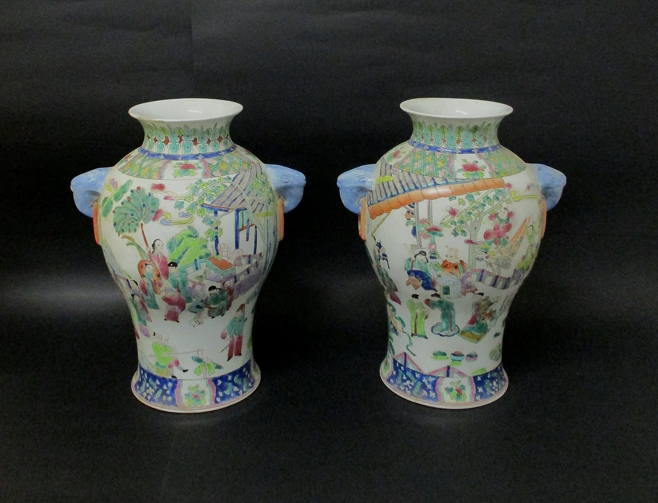 Pair of painted porcelain oriental vases from the 20th century 1