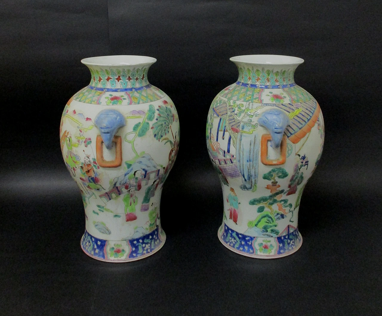 Pair of painted porcelain oriental vases from the 20th century 4