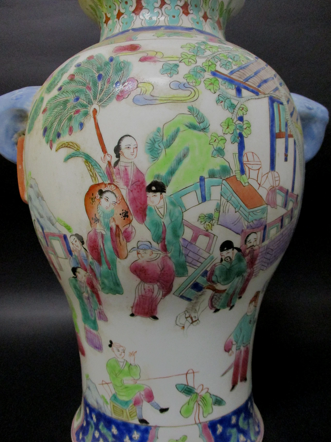 Pair of painted porcelain oriental vases from the 20th century 6