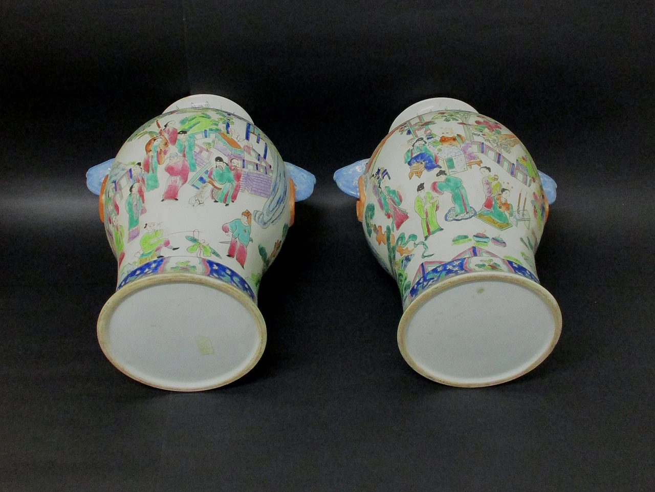 Pair of painted porcelain oriental vases from the 20th century 7