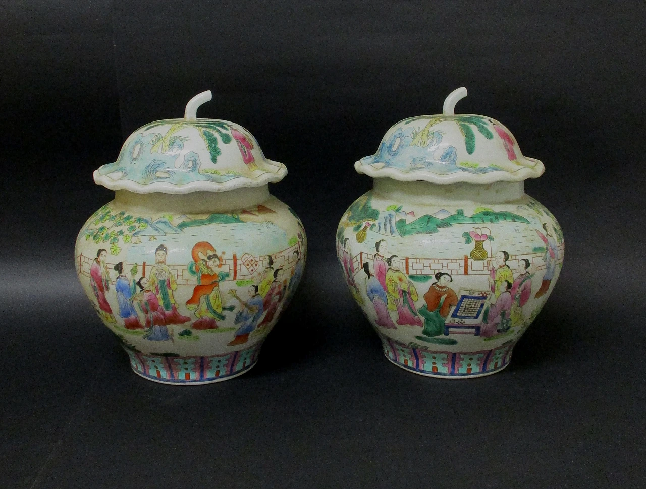 Pair of painted porcelain oriental vases from the 20th century 1