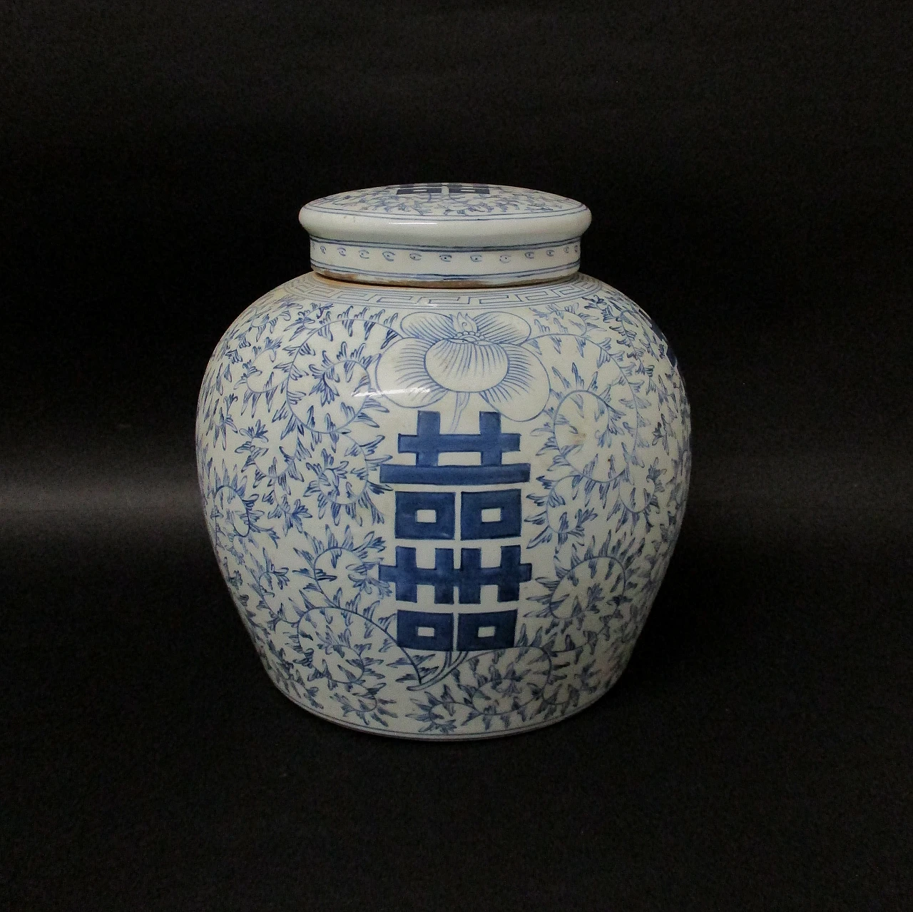 Blue and white Oriental painted porcelain vase, 20th century 2