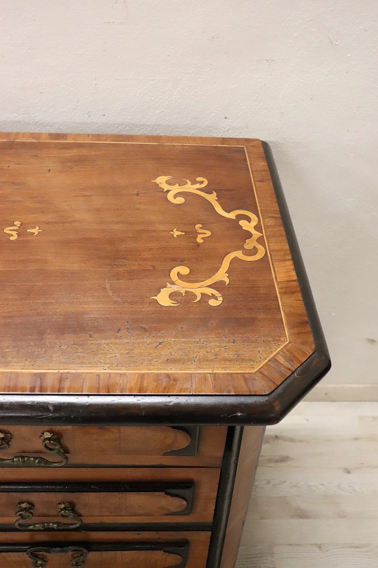 Majestic antique chest of drawers, 17th century 7