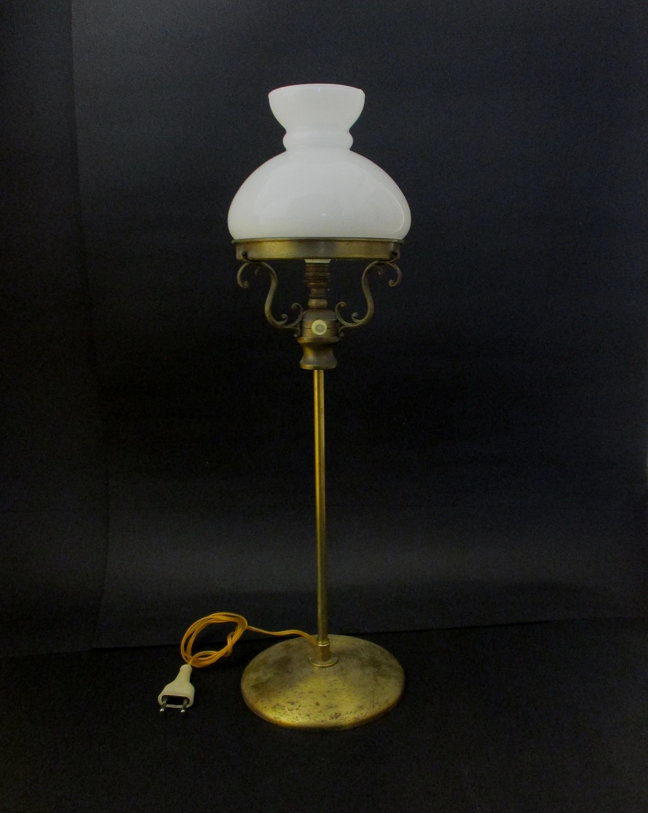 Liberty desk lamp in brass and glass, 20th century 2