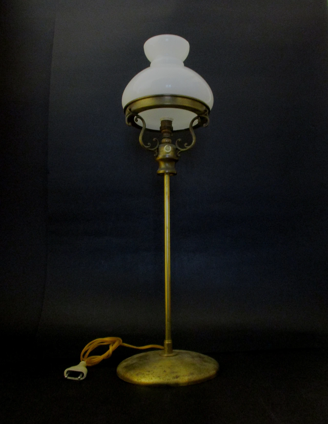 Liberty desk lamp in brass and glass, 20th century 3