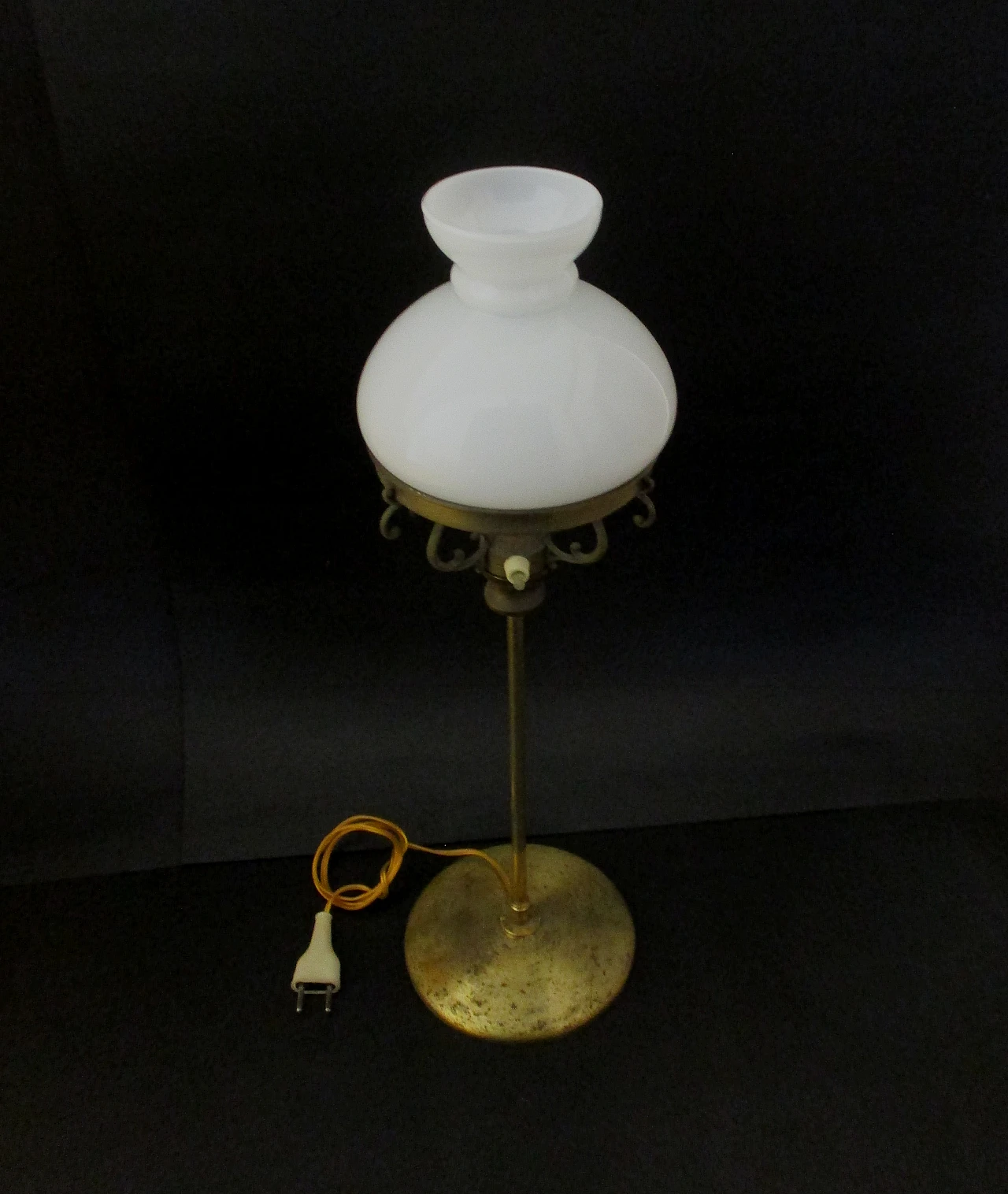 Liberty desk lamp in brass and glass, 20th century 4