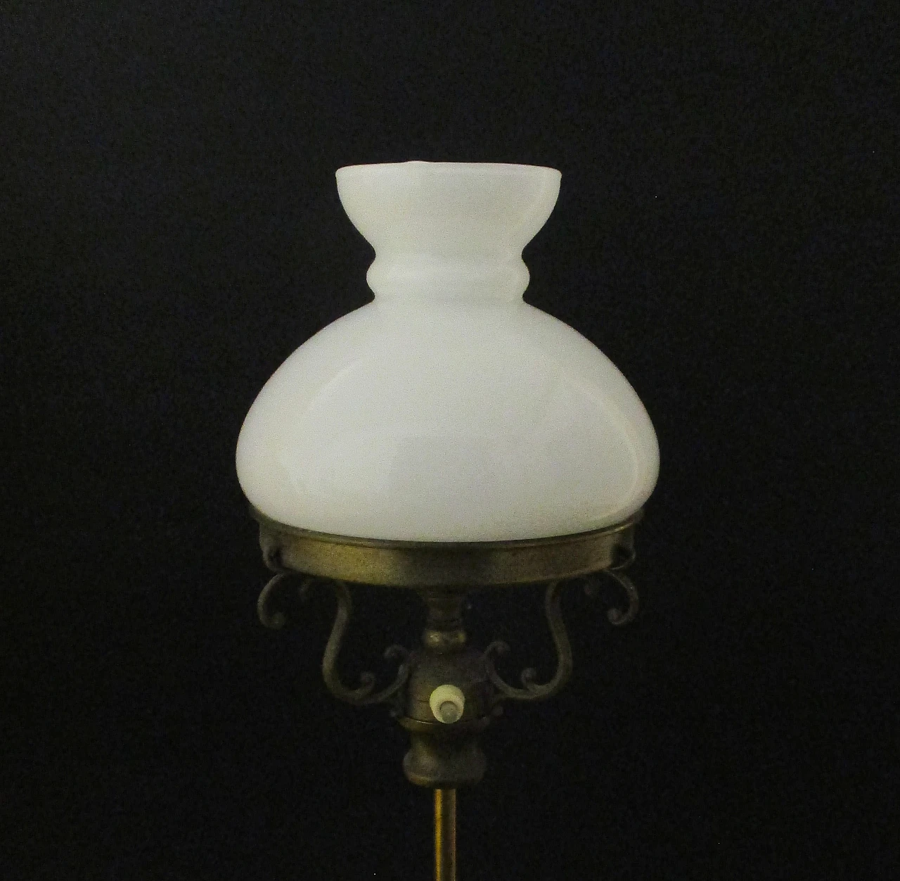 Liberty desk lamp in brass and glass, 20th century 5