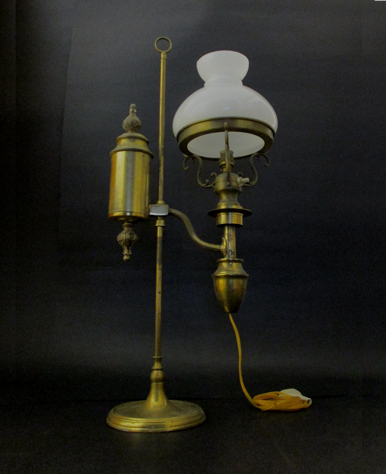 Liberty desk lamp in brass and glass, 20th century 5