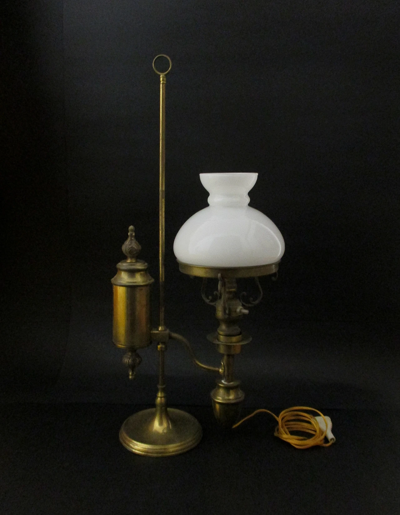 Liberty desk lamp in brass and glass, 20th century 7